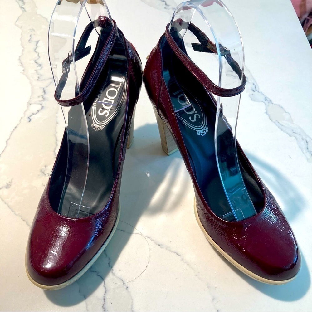 TOD’S Sz 6 Shiny Leather Rubber Sole Stacked Heel Mary Jane Style Shoes